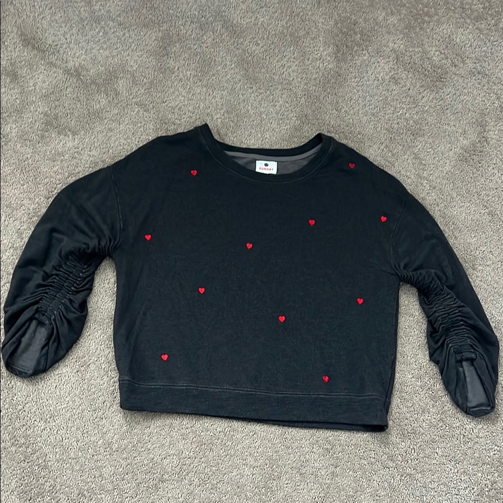 Sundry heart sweatshirt top